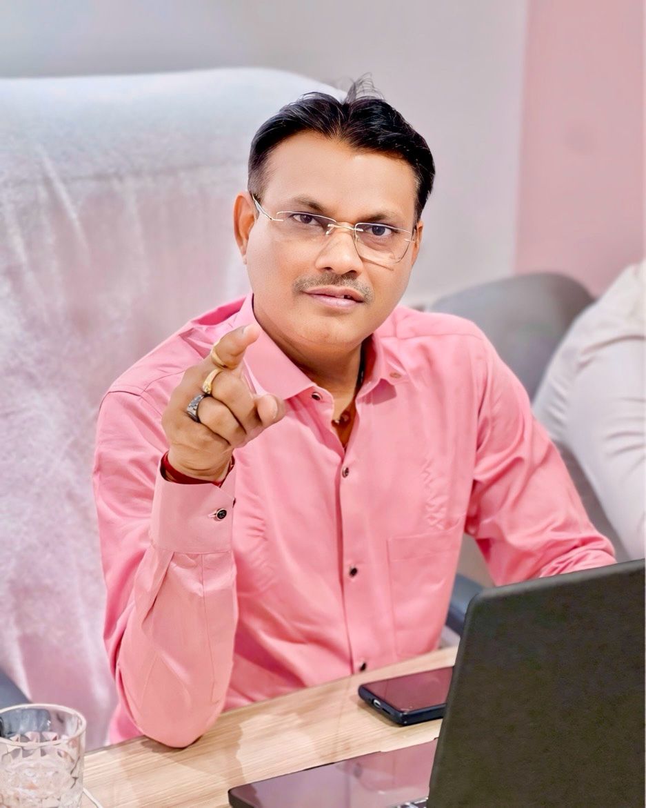 Daya Shankar Jaiswal leading a high-level strategic planning session, symbolizing enterprise transformation